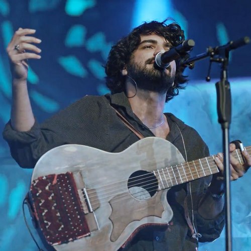 دانلود آهنگ شاید امشب برسی تو به داد من