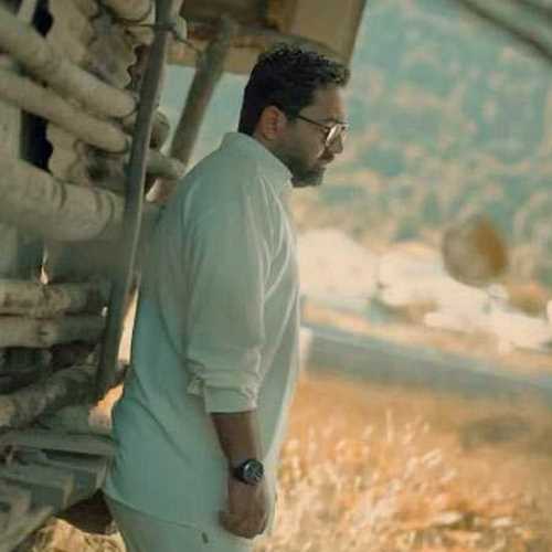 دانلود آهنگ بارون میاد نمه نمه میخوام بگم جلو همه