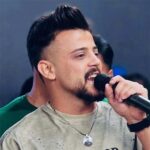 دانلود آهنگ تیغا کند شده انگار این رگام امان نداره