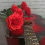 دانلود آهنگ تظاهر میکنم خوبم ولی از روی ناچاری